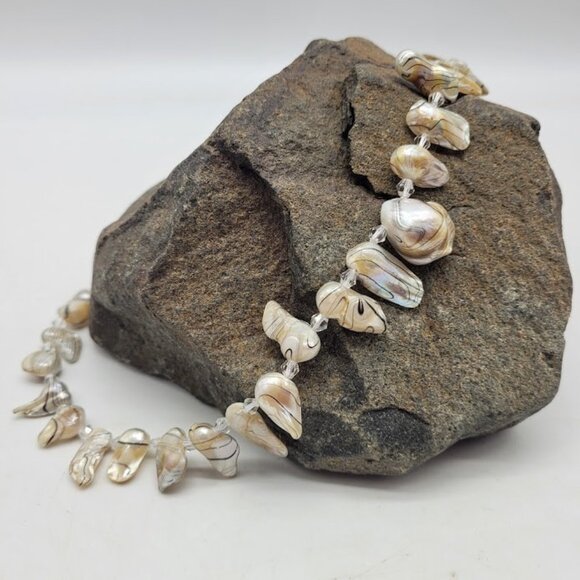 Beautiful Oyster Shell Stripe Baroque Pearl Necklace Beach Island Coast Seaside - Picture 9 of 9